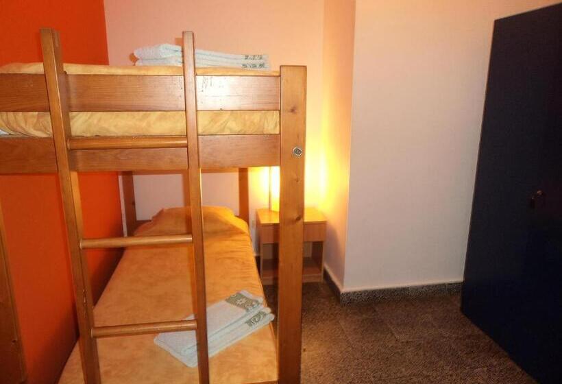 Кровать в Общей Комнате, Hi Almograve – Pousada De Juventude