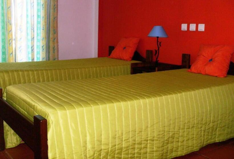 スタンダードルーム, Hi Almograve – Pousada De Juventude