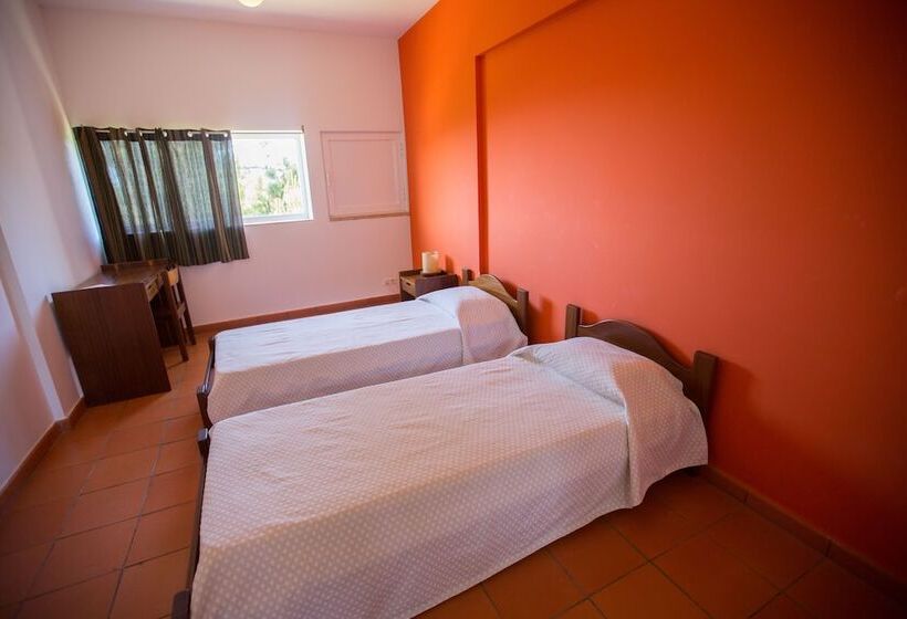 バス共有のスタンダードルーム, Hi Almograve – Pousada De Juventude