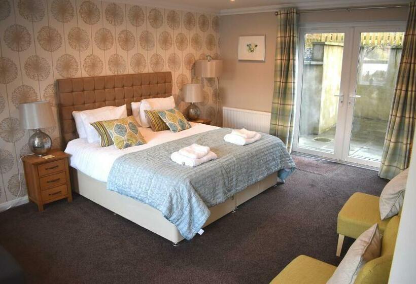 جناح إدارى مطل على البحر, The Anchor Inn