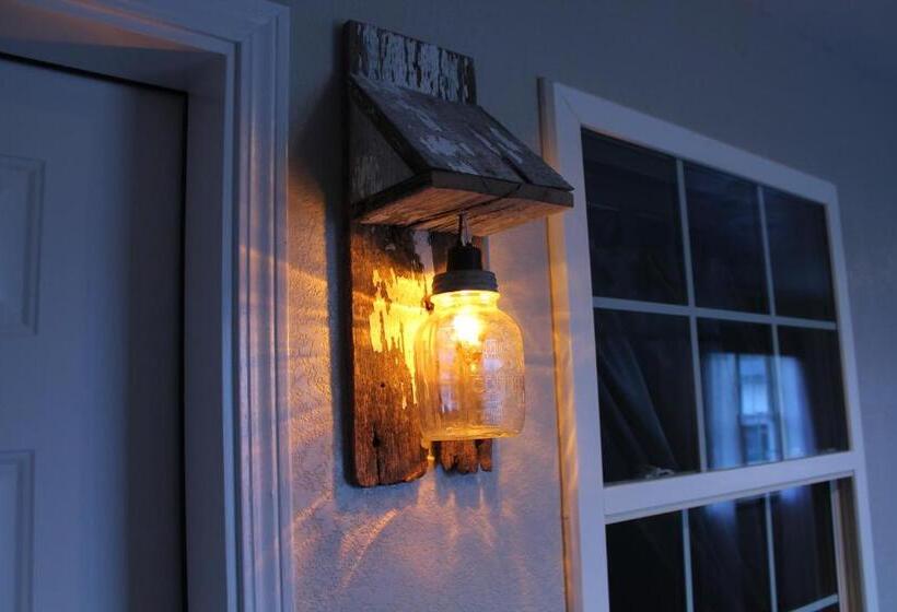 Семейный Номер, The Barnwood Inn
