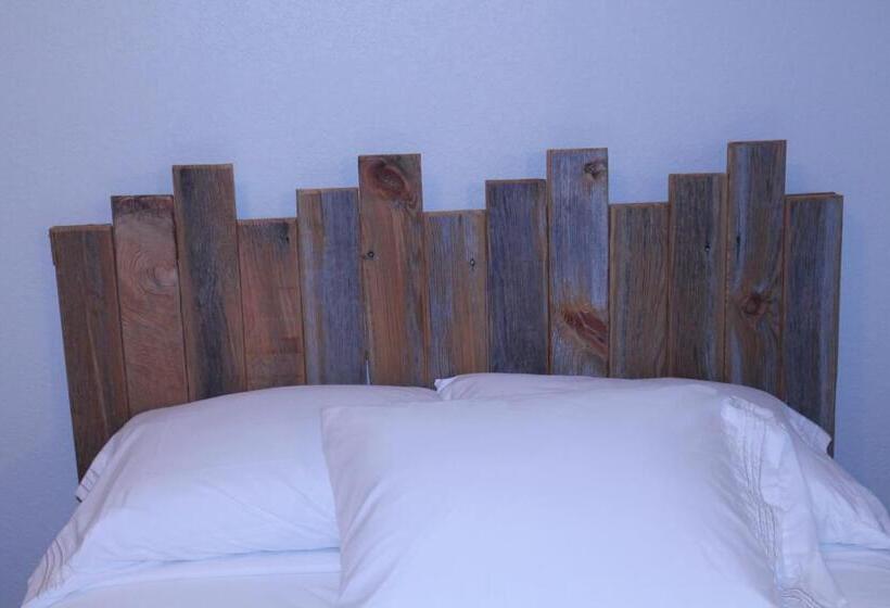 غرفة عائلية, The Barnwood Inn