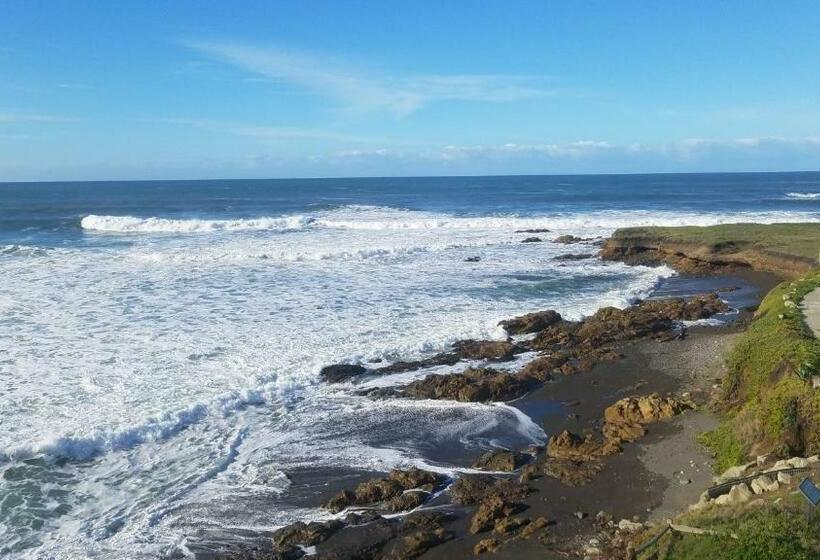 חדר דחוקס עם מיטת קינג, The Oceanfront Inn