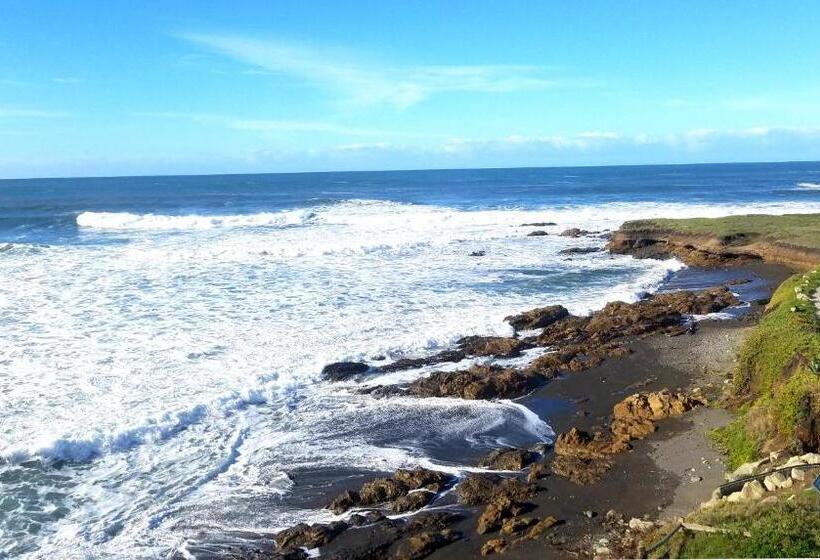 דירת חדר, The Oceanfront Inn