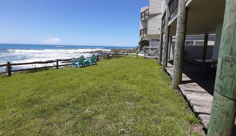 דירת חדר, The Oceanfront Inn