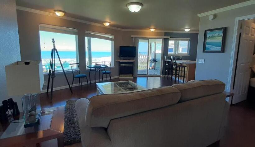 דירת חדר, The Oceanfront Inn