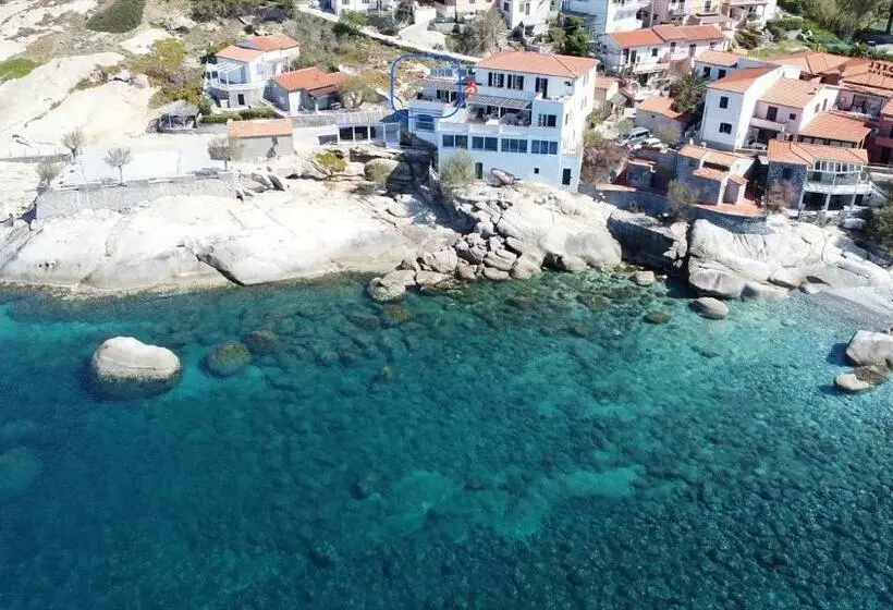オーシャンビューバルコニー付きワンベッドルームアパートメント, Appartamenti   Villa Mare