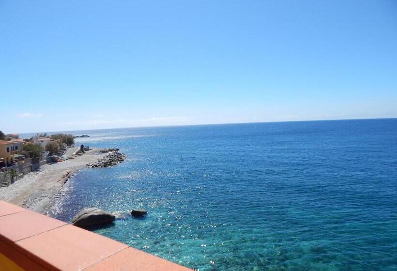 Апартаменты 1 Спальня Вид на Море с Балконом, Appartamenti Villa Mare