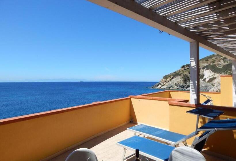 דירת חדר עם נוף לים ומרפסת, Appartamenti   Villa Mare