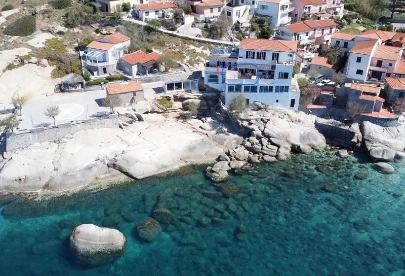 オーシャンビューバルコニー付きワンベッドルームアパートメント, Appartamenti   Villa Mare