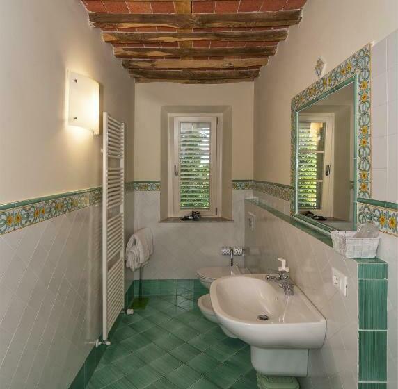 标准间, Art Gallery B&b