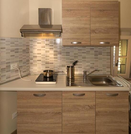 标准间, Art Gallery B&b