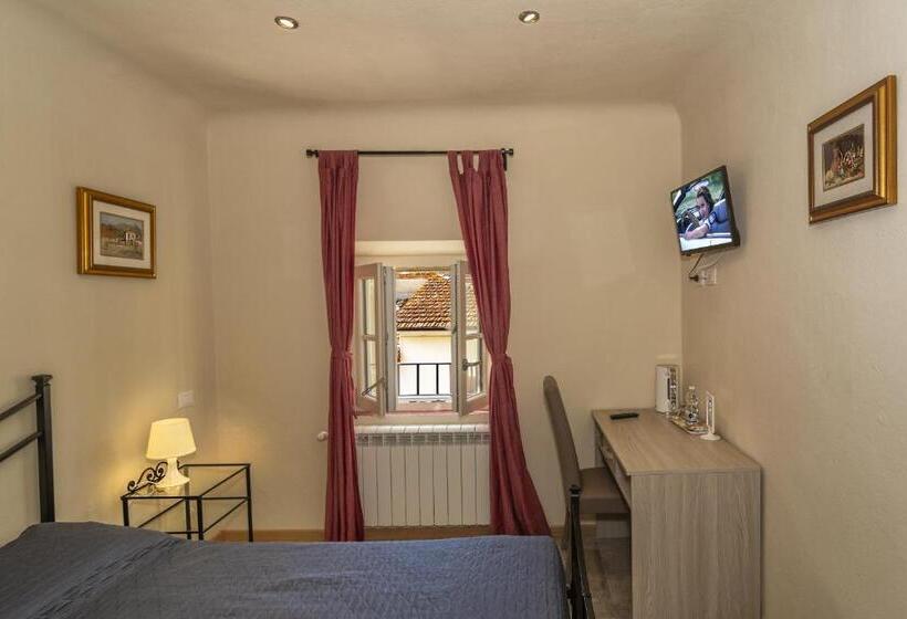 带2个卧室的套房, Art Gallery B&b