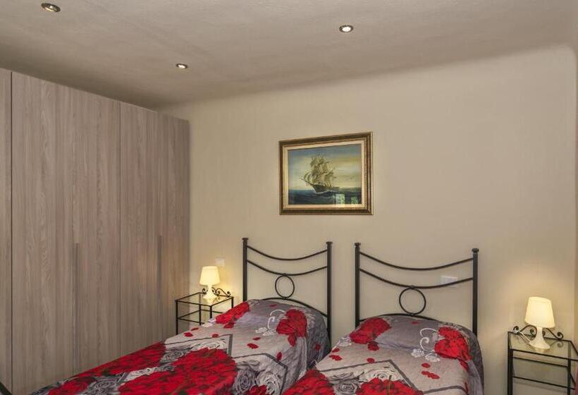 带2个卧室的套房, Art Gallery B&b