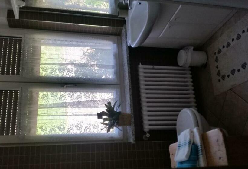 غرفة قياسية, B&b Raina