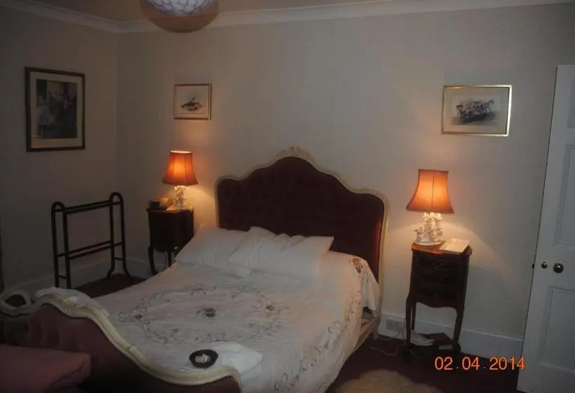 Cameră Deluxe, Elmfield