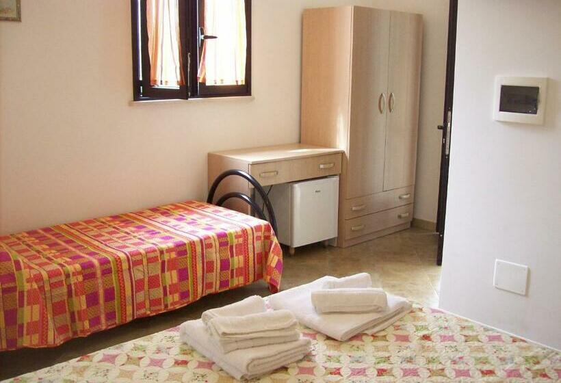 חדר סטנדרט לשלושה, Otranto Le Sancinare