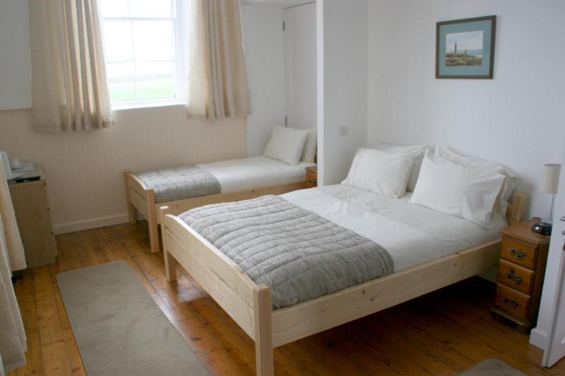 패밀리 룸, The Reid Hall