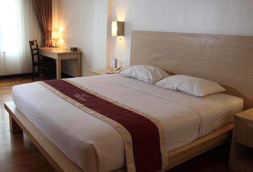 Номер Superior, Ebony Batulicin