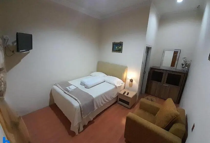 バルコニー付きスタンダードルーム, Marry Ind Gunung Kawi Guest House Malang