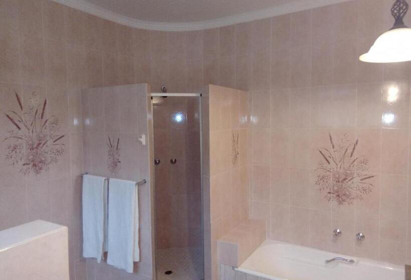 חדר סטנדרט עם מיטת קינג, Addo Riverside Villa