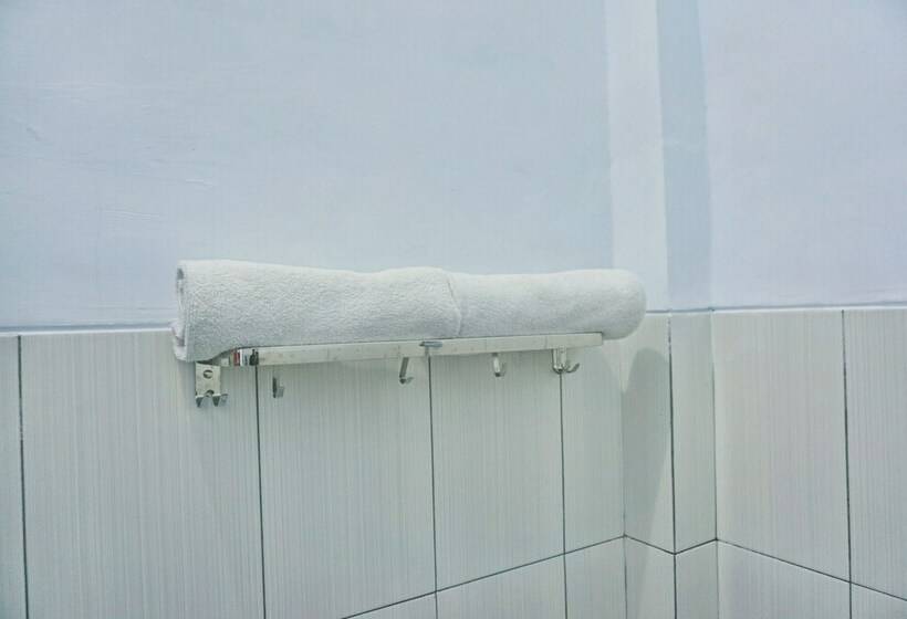 デラックスルーム, Homiko By Oyo Rooms