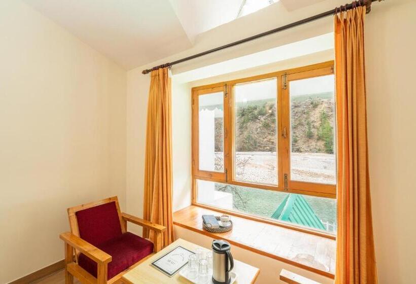 חדר משפחתי, Prakritithe Retreat