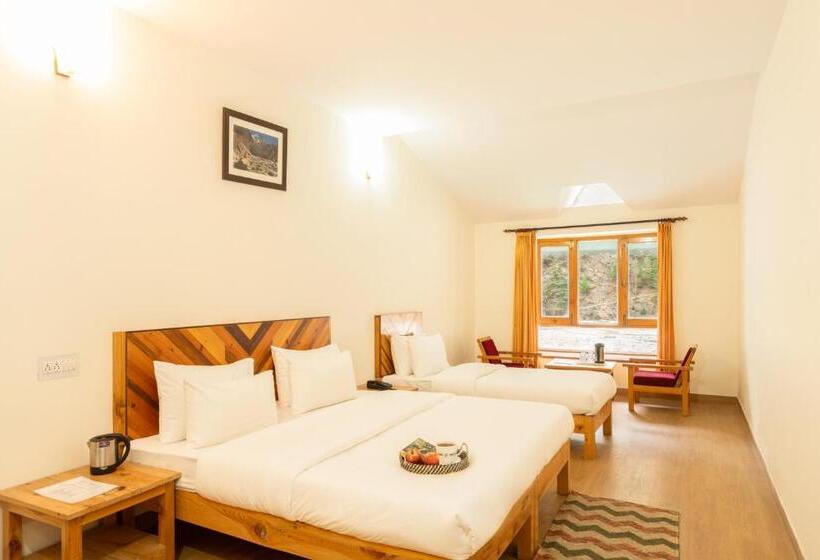 家庭间, Prakritithe Retreat