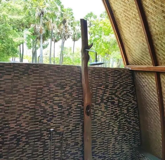 オーシャンビュースタンダードルーム, Wajonata Sumba