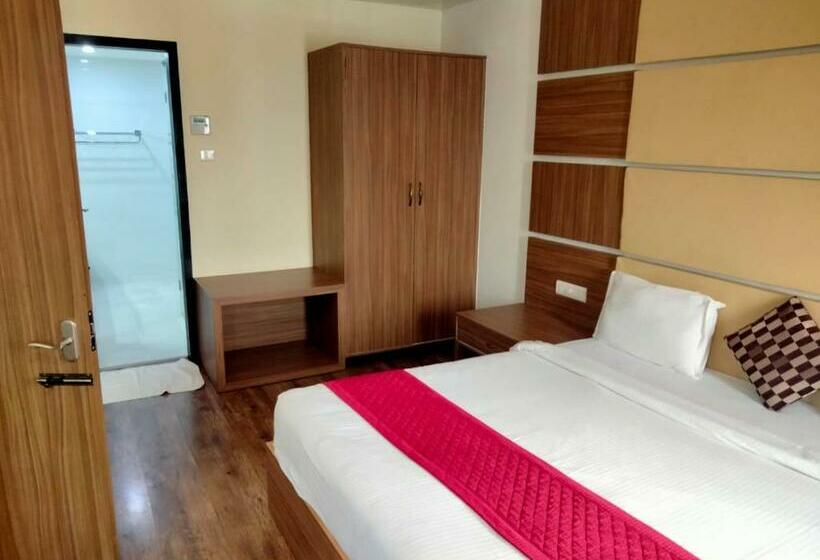 Люкс, Parsons Court