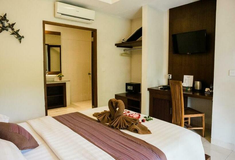 חדר סופריור, Desak Putu Putra Hidden