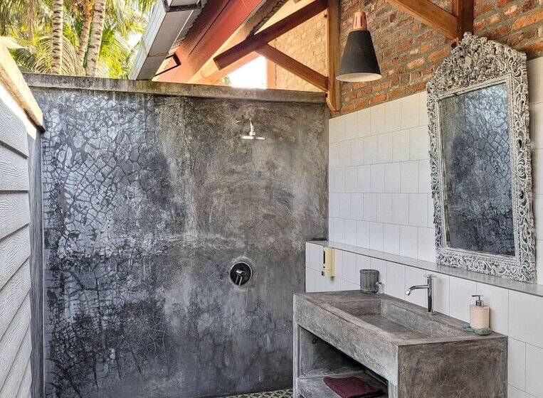山の見えるスーペリアルーム, Les Rizieres Lombok Tetebatu