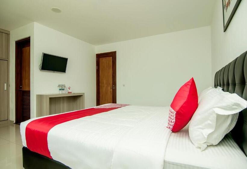 Номер Deluxe, Puri Gevana Guest House By Oyo