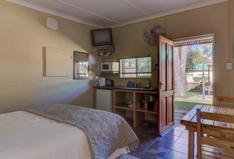 Семейный Номер, Gamamadi Guest Farm