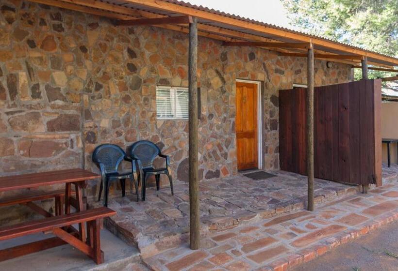 جناح عائلي, Gamamadi Guest Farm