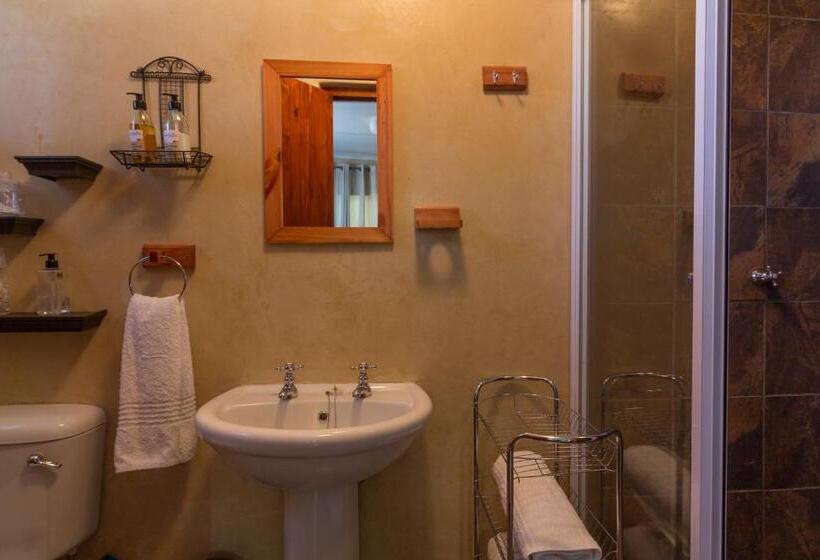 جناح عائلي, Gamamadi Guest Farm