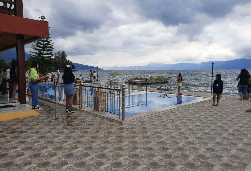 Superior room with lake view, Mas Cottages