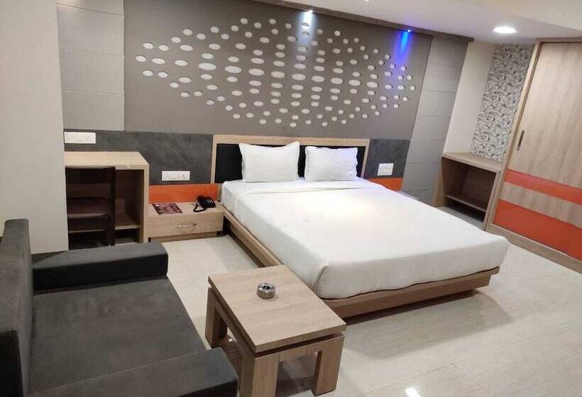 Номер Deluxe, The Grand Takshak