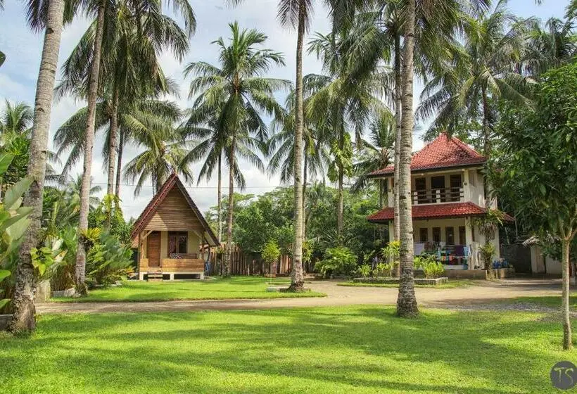 スタンダードバンガロー, Sadati Home Stay