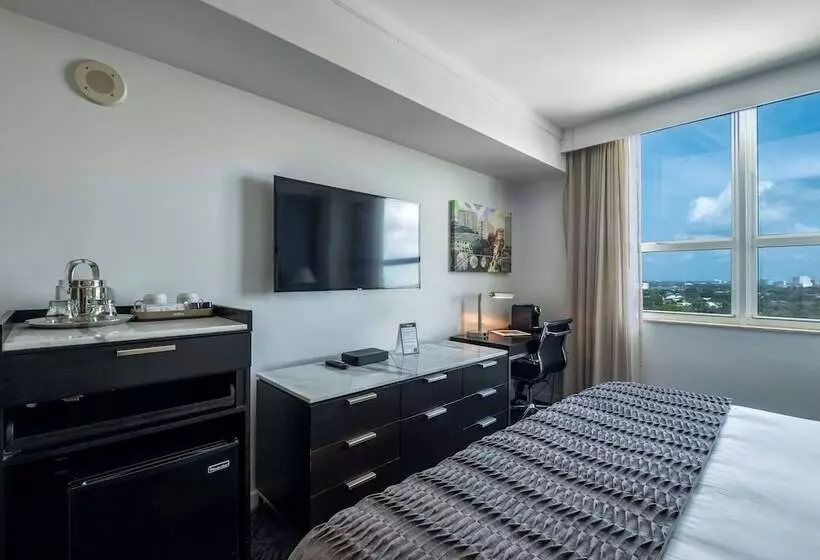 Standard Room Double Bed City View, Arya Bw Premier Collection