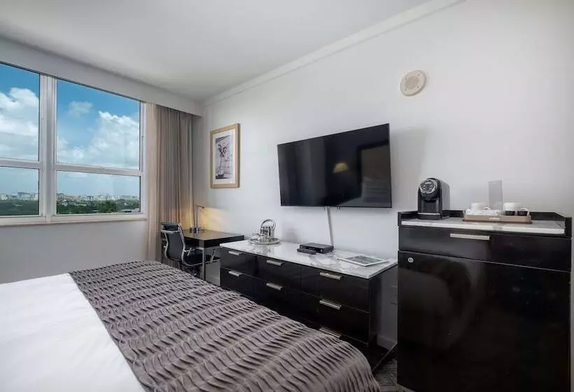 Standard Room Double Bed City View, Arya Bw Premier Collection