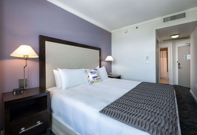 غرفة قياسية سرير مزدوج مطلة على المدينة, Arya Bw Premier Collection