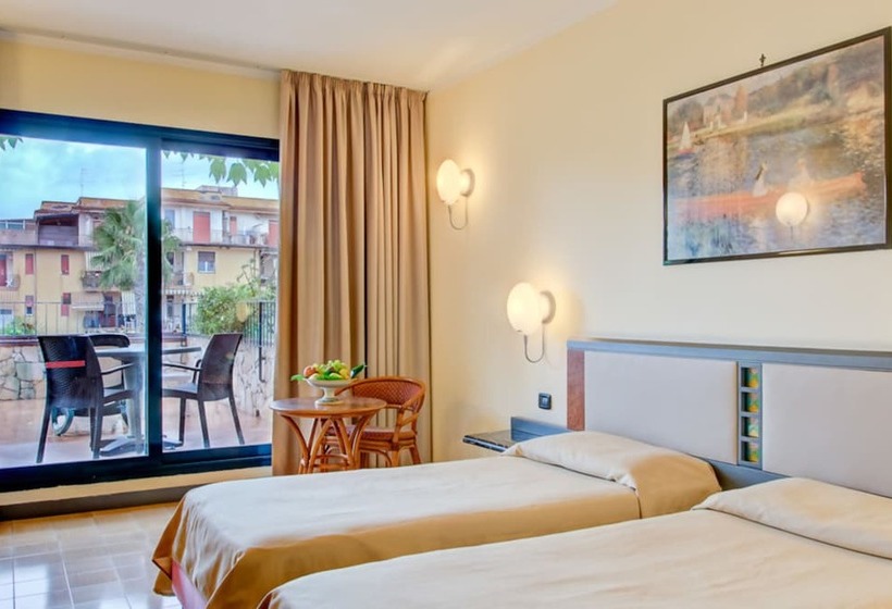 Номер Deluxe с Балконом, Caesar Palace