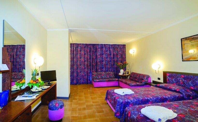 Четырехместный Номер Economy, Caesar Palace