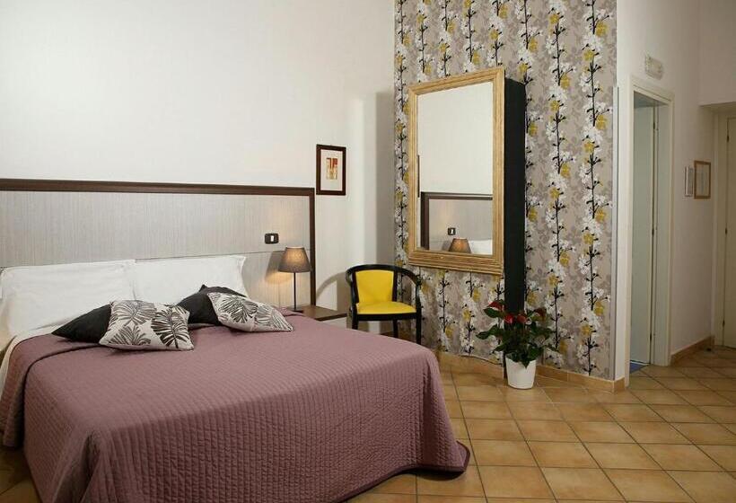 اتاق استاندارد چهار تخته, Caravaggio