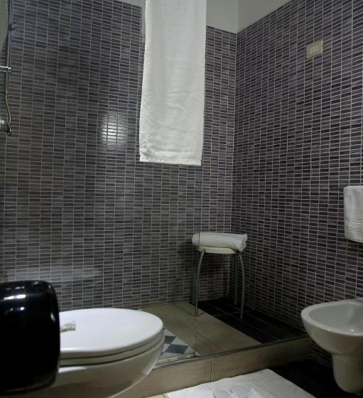 اتاق راحتی یک تخته, Caravaggio