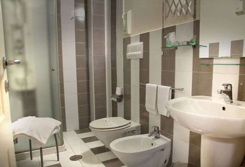 اتاق استاندارد سه نفره, Caravaggio