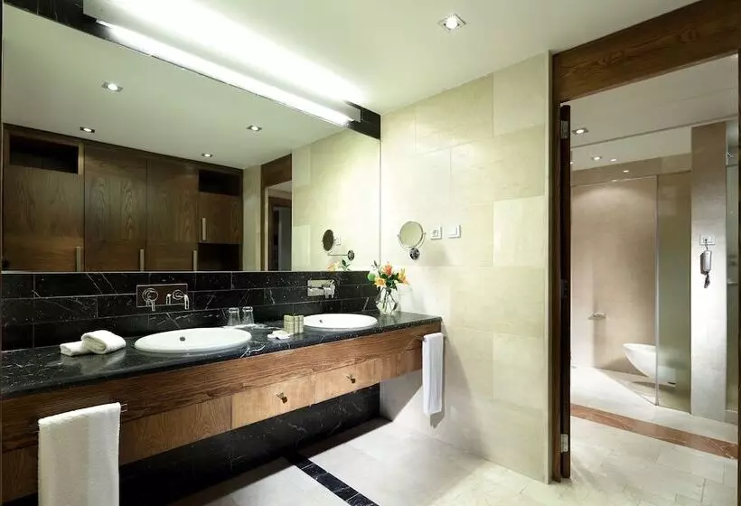 سوییت لوکس, Eurostars Suites Mirasierra