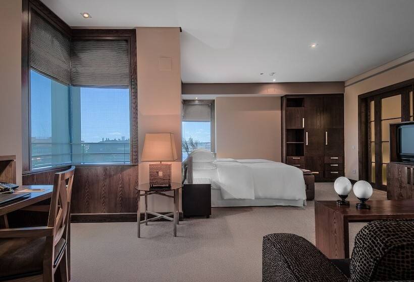 سوییت لوکس, Eurostars Suites Mirasierra