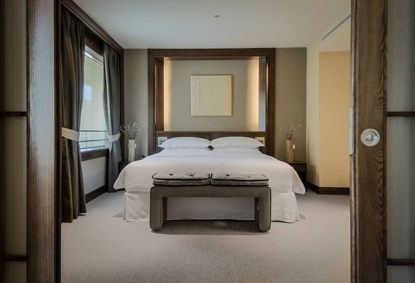 سوییت لوکس, Eurostars Suites Mirasierra